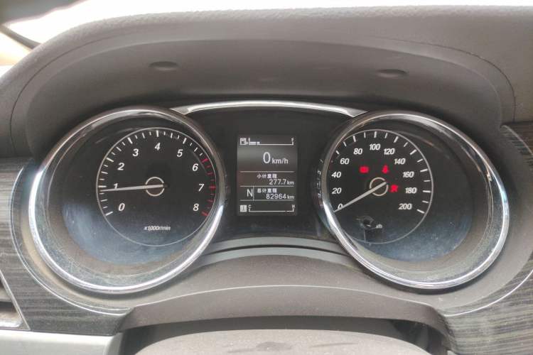 Used Baojun 730 2016 1.8L iAMT Luxury Model 7 Seats Instrument Cluster