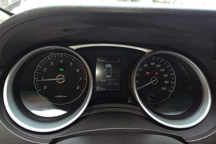 Used Baojun 730 2016 Revised 1.5L Manual Standard Version 7 Seats China V Emission Standard Instrument Cluster