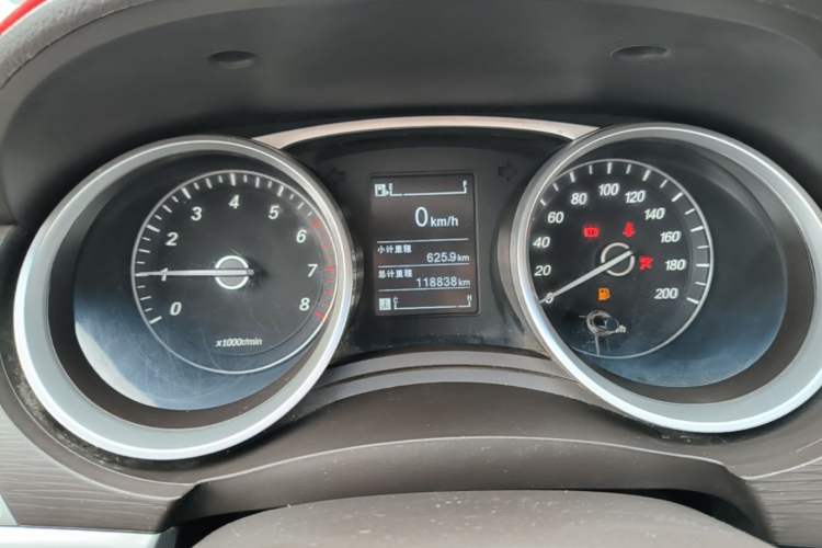 Used Baojun 730 2016 Revised 1.5L Manual Standard Version 7 Seats China V Emission Standard Instrument Cluster