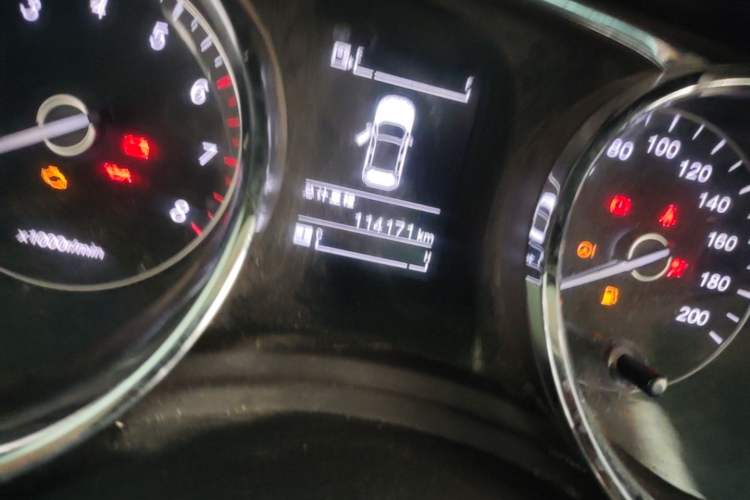 Used Baojun 730 2016 1.5L Manual Comfort Version 7 Seats China V Emission Standard Instrument Cluster