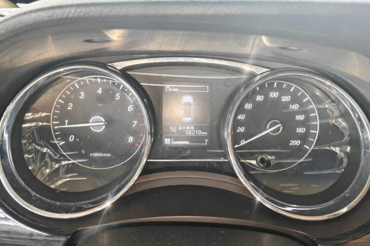 Used Baojun 730 2016 1.8L iAMT Luxury Model 7 Seats Instrument Cluster