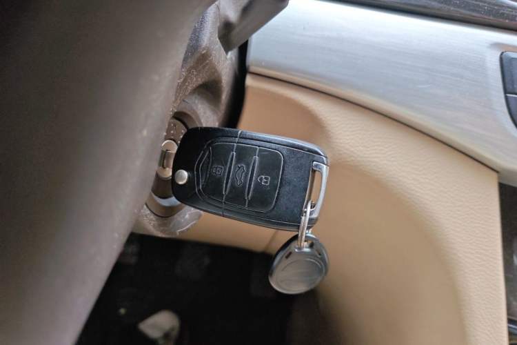 Used Baojun 730 2016 1.5L Manual Comfort Version 7 Seats China V Emission Standard Interior 1