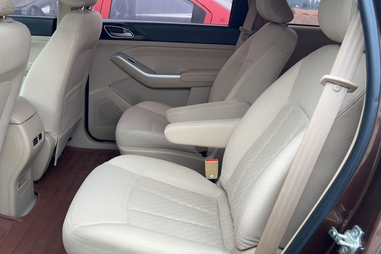 Used Baojun 730 2016 1.5L Manual Value Edition 7 Seats China V Emission Standard Interior 2