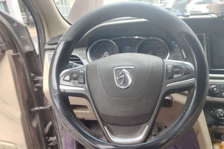 Used Baojun 730 2016 1.8L iAMT Luxury Model 7 Seats Interior 2