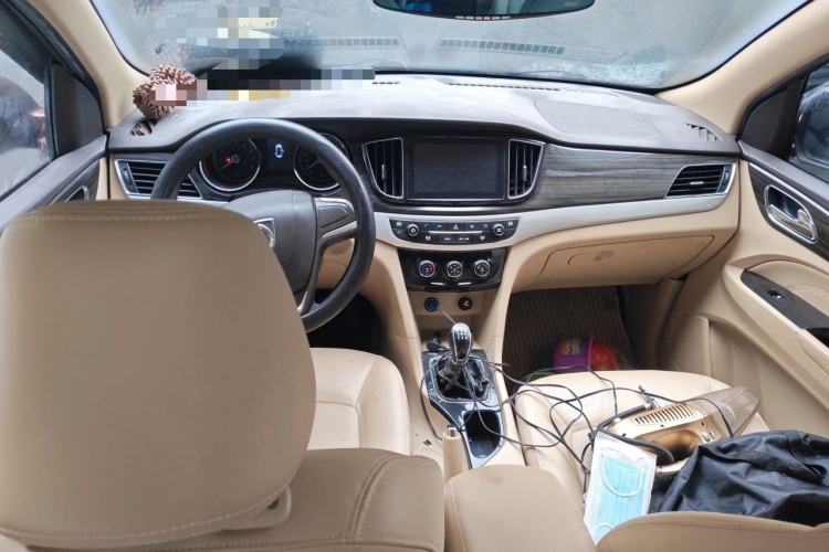 Used Baojun 730 2016 1.5L Manual Comfort Version 7 Seats China V Emission Standard Interior 2
