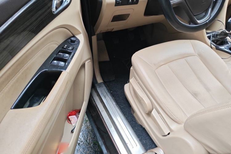 Used Baojun 730 2016 1.5L Manual Comfort Version 7 Seats China V Emission Standard Interior 3