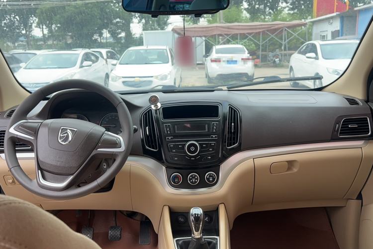 Used Baojun 730 2016 1.5L Manual Value Edition 7 Seats China V Emission Standard Interior 4