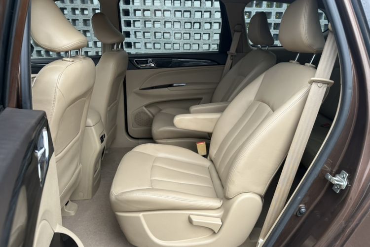 Used Baojun 730 2016 1.5L Manual Comfort Version 7 Seats China V Emission Standard Interior 5