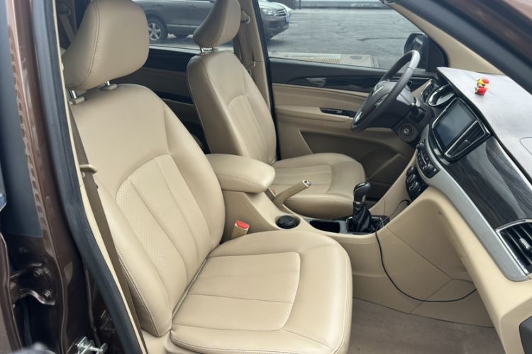 Used Baojun 730 2016 1.5L Manual Comfort Version 7 Seats China V Emission Standard Interior 6