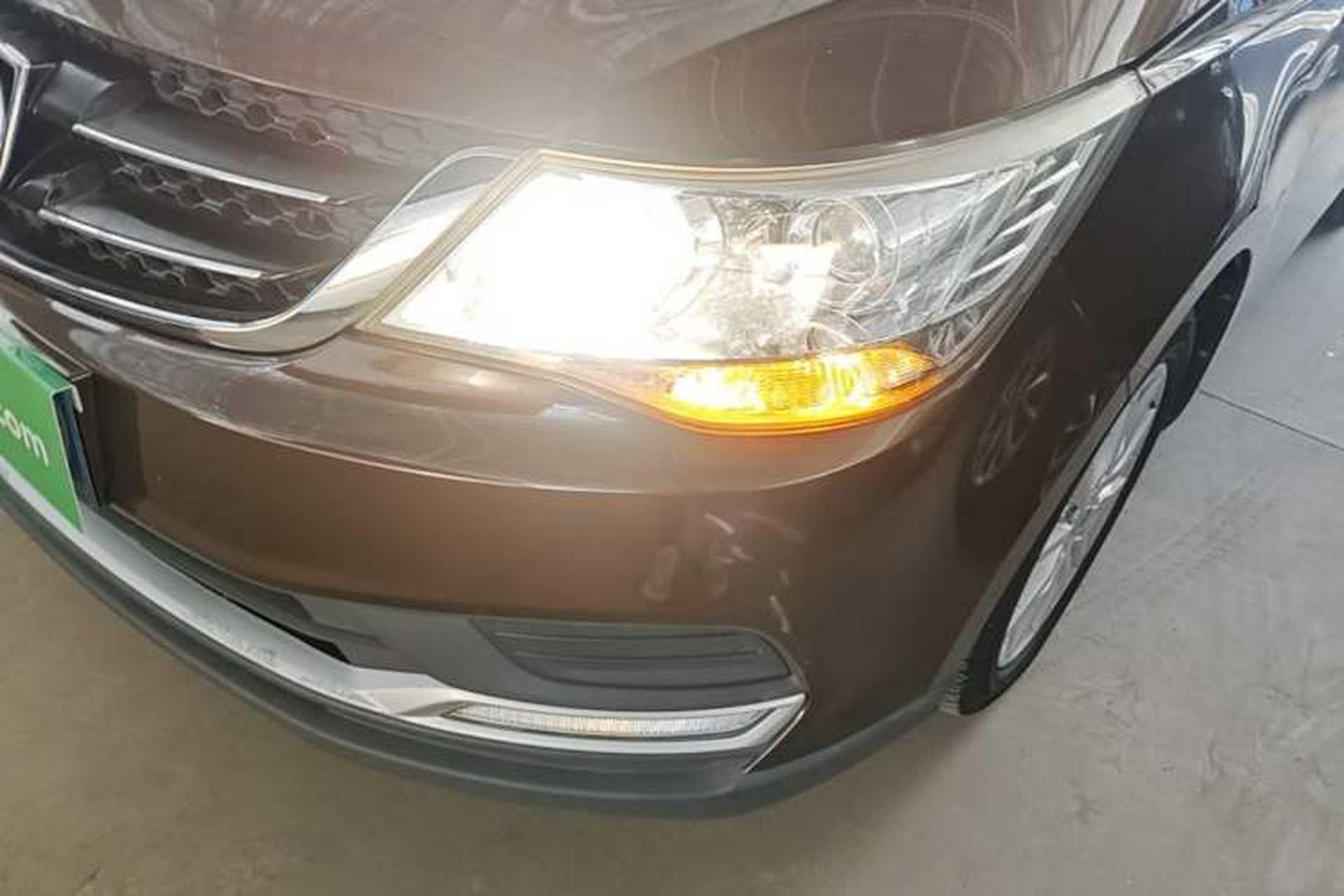 Used Baojun 730 2016 1.5L Manual Standard Version 7 Seats Left Front Headlight