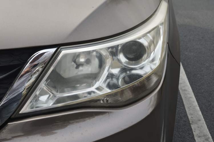 Used Baojun 730 2016 1.5L Manual Luxury Edition 7 Seats Left Front Headlight