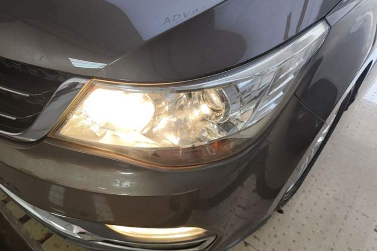 Used Baojun 730 2016 1.5T Manual Comfort Version 7 Seats Left Front Headlight