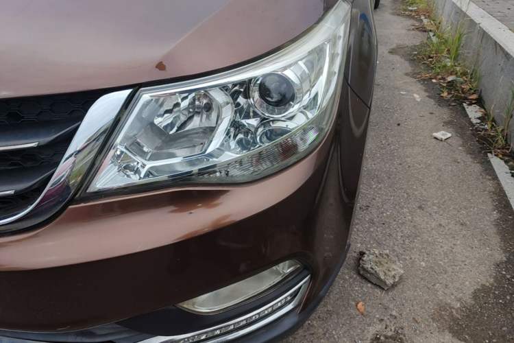 Used Baojun 730 2016 1.5T Manual Luxury Edition 7 Seats Left Front Headlight