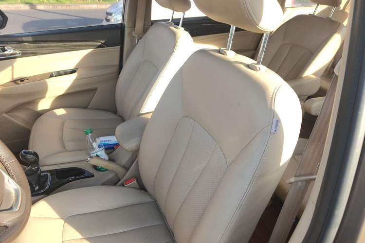 Used Baojun 730 2016 1.5L Manual Luxury Edition 7 Seats Left Front Seat