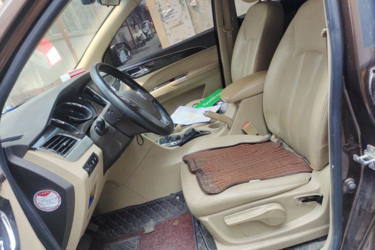 Used Baojun 730 2016 1.8L iAMT Luxury Model 7 Seats Left Front Seat