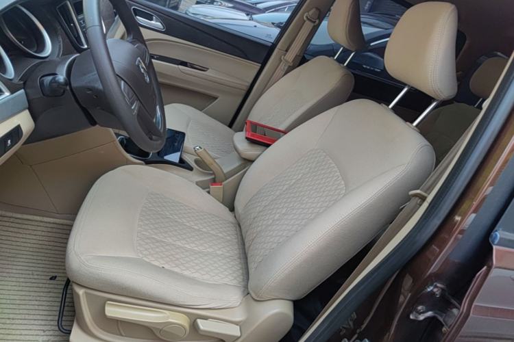 Used Baojun 730 2016 Revised 1.5L Manual Standard Version 7 Seats China V Emission Standard Left Front Seat
