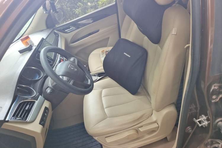 Used Baojun 730 2016 1.8L iAMT Comfort Version 7 Seats Left Front Seat