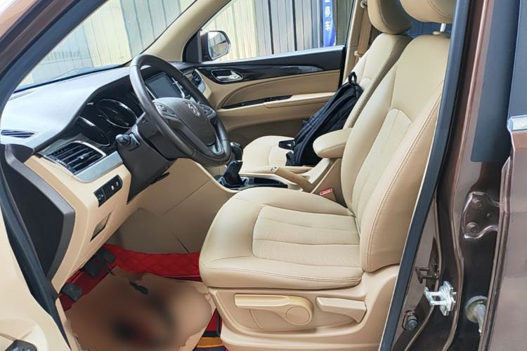 Used Baojun 730 2016 1.5L Manual Luxury Edition 7 Seats Left Front Seat