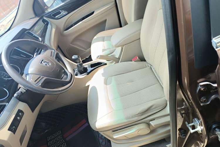 Used Baojun 730 2016 1.5L Manual Comfort Version 7 Seats China V Emission Standard Left Front Seat