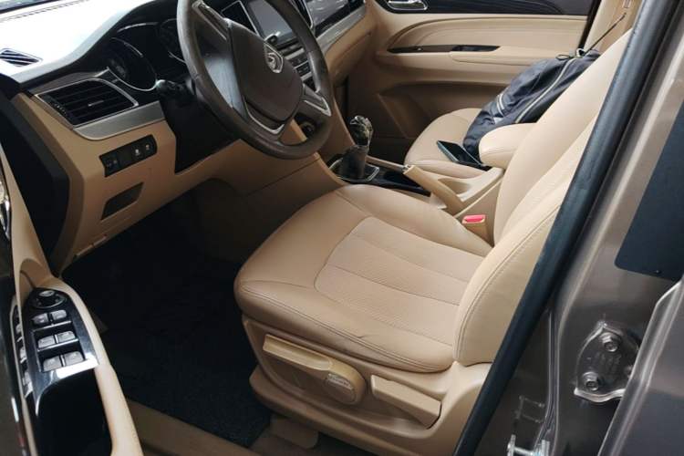 Used Baojun 730 2016 1.5L Manual Comfort Version 7 Seats China V Emission Standard Left Front Seat