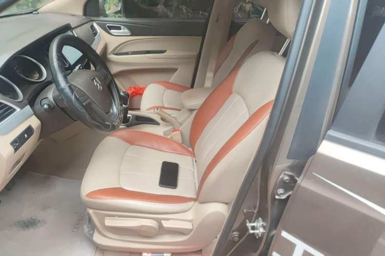 Used Baojun 730 2016 1.5L Manual Standard Version 7 Seats Left Front Seat