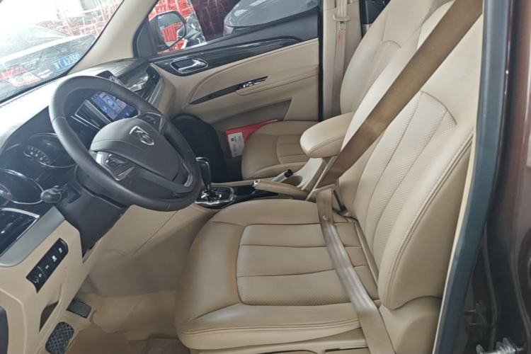 Used Baojun 730 2016 1.8L iAMT Luxury Model 7 Seats Left Front Seat