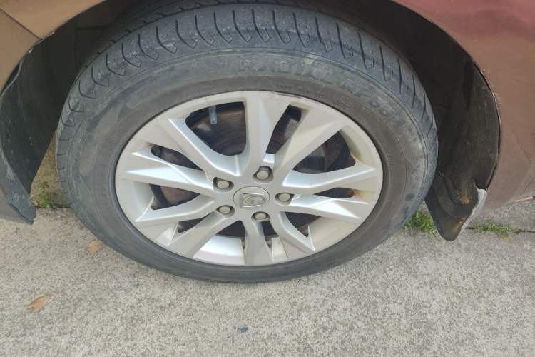 Used Baojun 730 2016 1.5L Manual Standard Version 7 Seats Left Front Wheel Hub