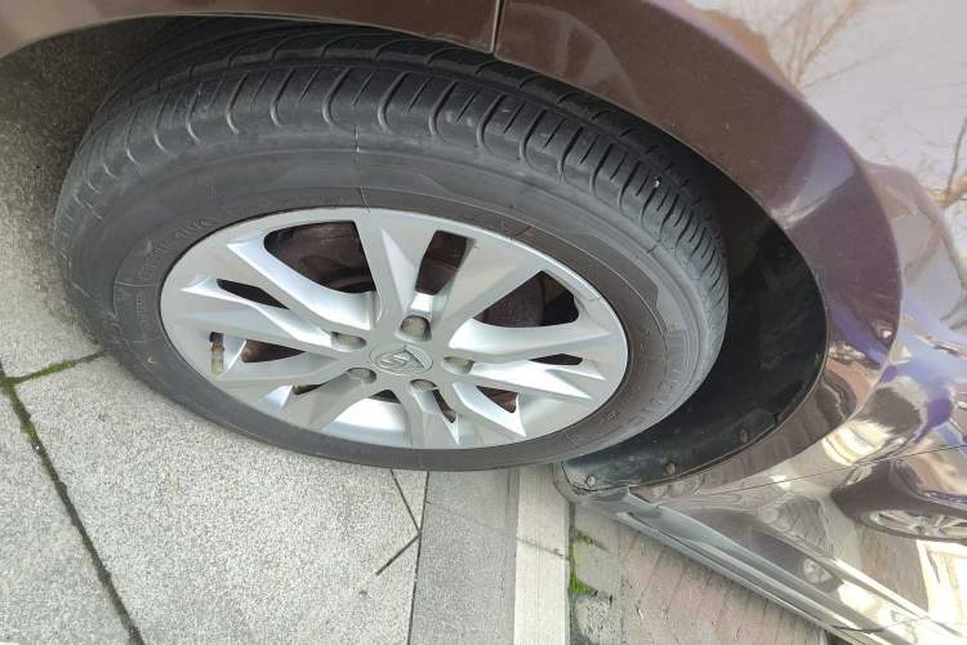 Used Baojun 730 2016 1.5L Manual Comfort Version 7 Seats China V Emission Standard Left Front Wheel Hub