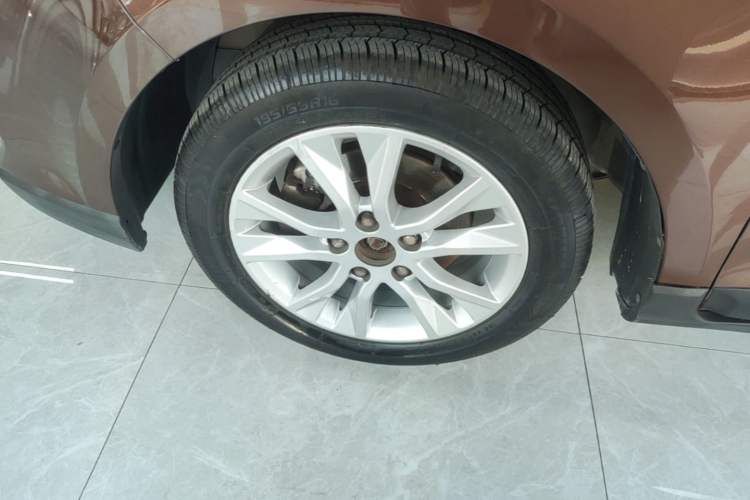 Used Baojun 730 2016 1.5L Manual Comfort Version 7 Seats China V Emission Standard Left Front Wheel Hub
