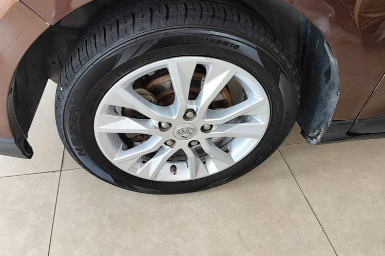 Used Baojun 730 2016 1.5L Manual Comfort Version 7 Seats China V Emission Standard Left Front Wheel Hub