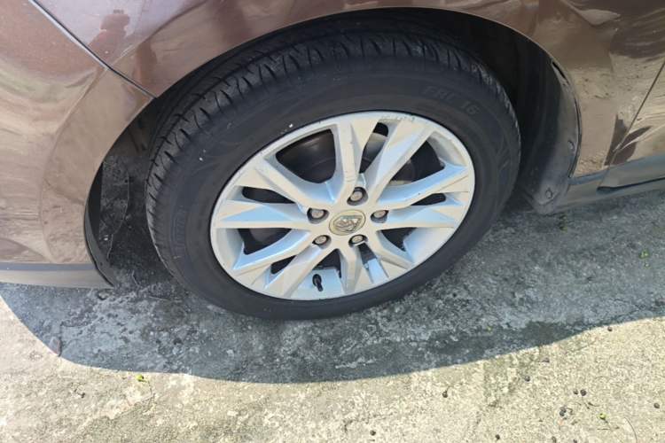 Used Baojun 730 2016 1.5L Manual Comfort Version 7 Seats China V Emission Standard Left Front Wheel Hub