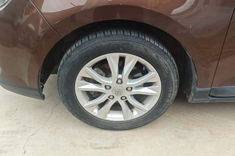Used Baojun 730 2016 1.8L iAMT Luxury Model 7 Seats Left Front Wheel Hub