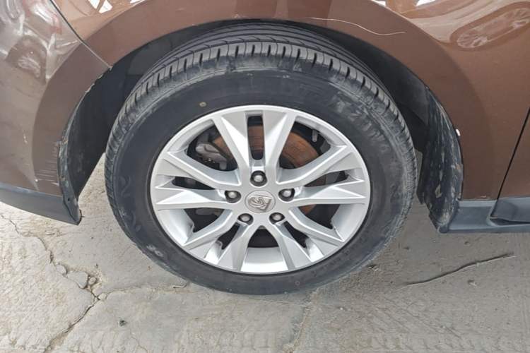 Used Baojun 730 2016 1.8L iAMT Luxury Model 7 Seats Left Front Wheel Hub