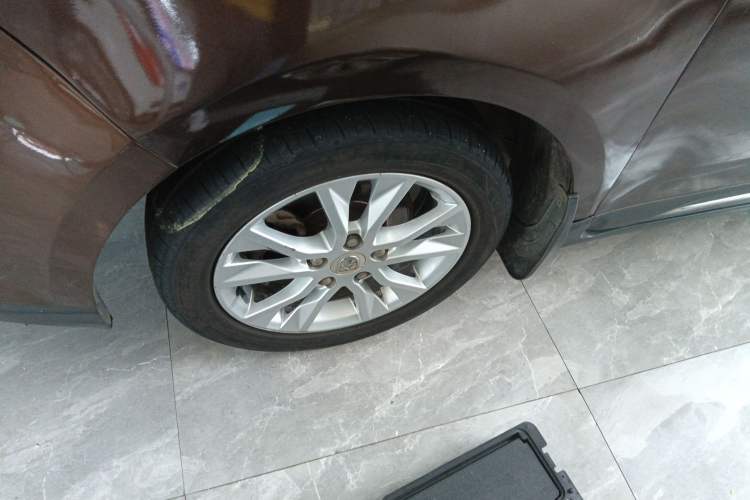 Used Baojun 730 2016 1.5L Manual Comfort Version 7 Seats China V Emission Standard Left Front Wheel Hub