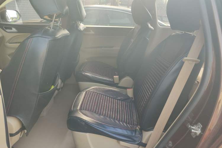 Used Baojun 730 2016 1.5L Manual Standard Version 7 Seats Left Rear Seat