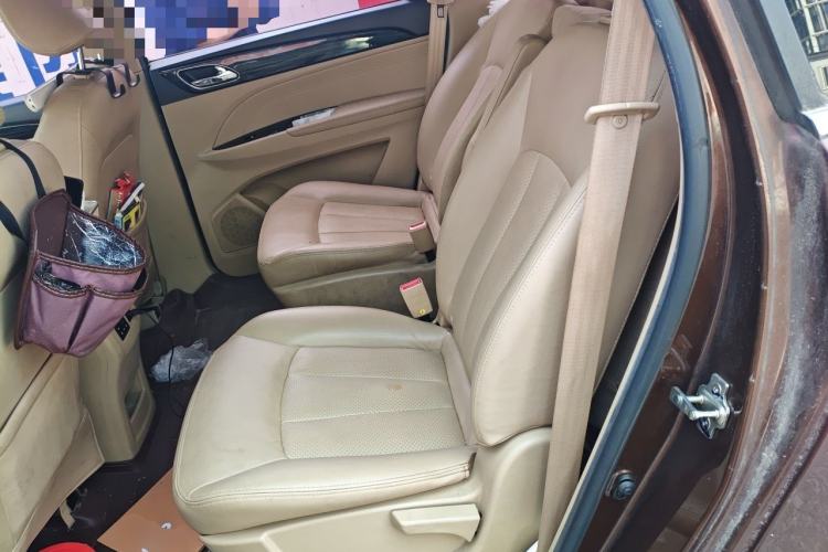 Used Baojun 730 2016 1.5T Manual Comfort Version 7 Seats Left Rear Seat