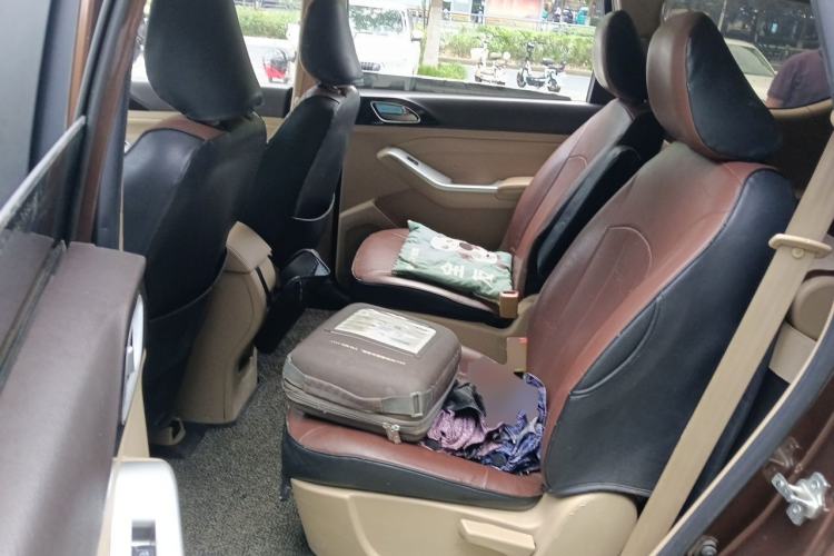 Used Baojun 730 2016 1.5L Manual Value Edition 7 Seats China V Emission Standard Left Rear Seat