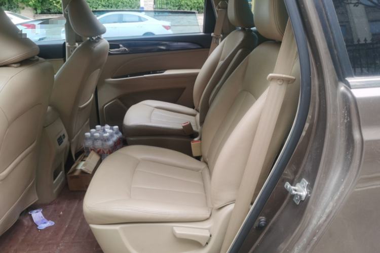 Used Baojun 730 2016 1.5L Manual Comfort Version 7 Seats China V Emission Standard Left Rear Seat