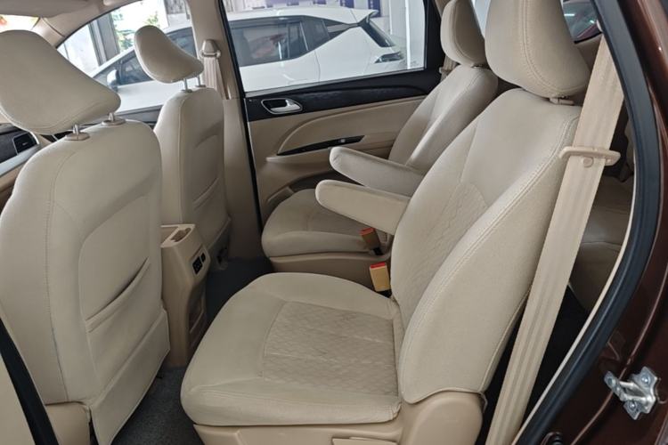 Used Baojun 730 2016 1.5L Manual Standard Version 7 Seats Left Rear Seat