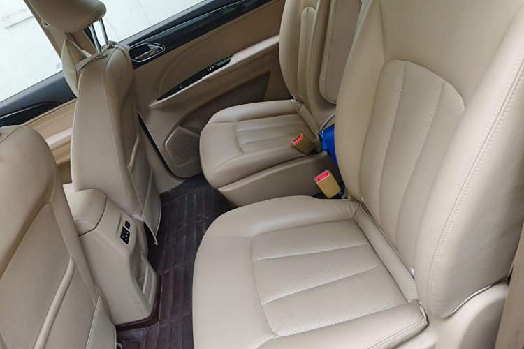 Used Baojun 730 2016 1.5L Manual Comfort Version 7 Seats China V Emission Standard Left Rear Seat