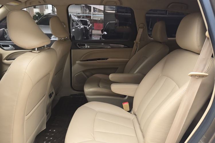 Used Baojun 730 2016 1.5L Manual Comfort Version 7 Seats China V Emission Standard Left Rear Seat