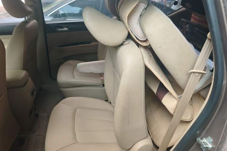 Used Baojun 730 2016 1.5L Manual Comfort Version 7 Seats China V Emission Standard Left Rear Seat