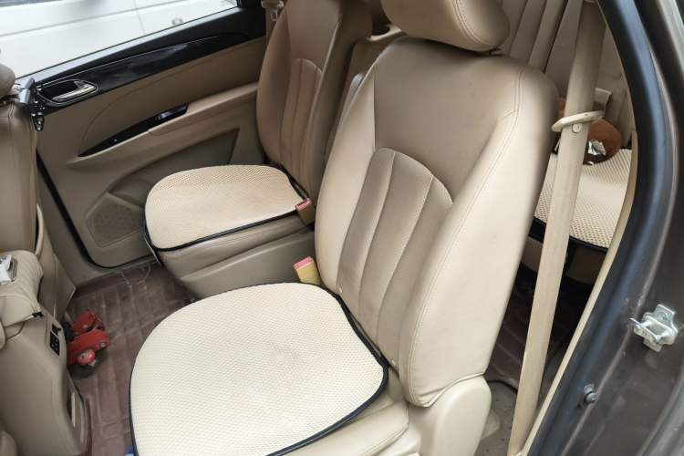 Used Baojun 730 2016 1.5L Manual Standard Version 7 Seats Left Rear Seat