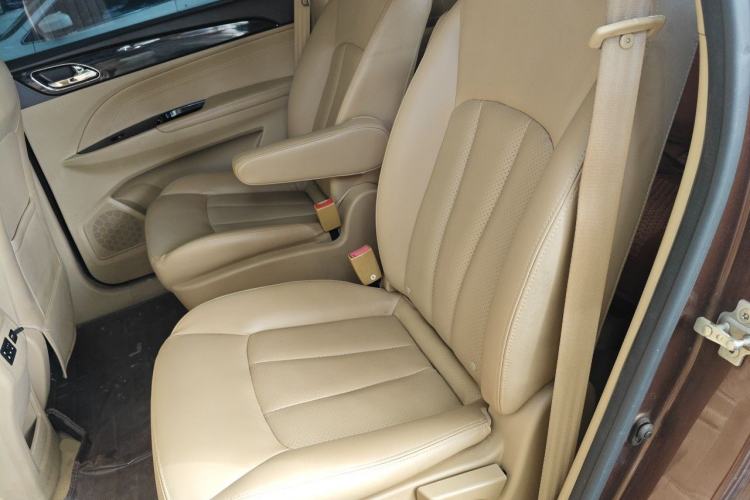 Used Baojun 730 2016 1.5L Manual Comfort Version 7 Seats China V Emission Standard Left Rear Seat