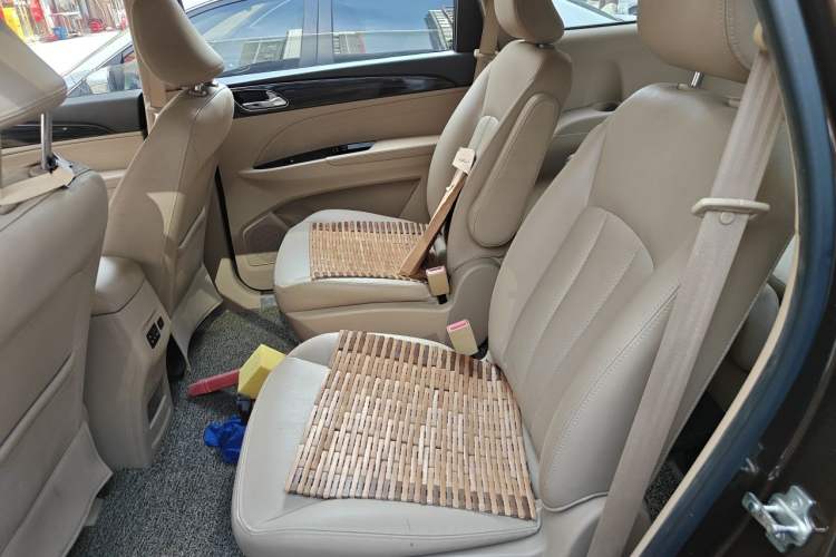 Used Baojun 730 2016 1.5L Manual Luxury Edition 7 Seats Left Rear Seat