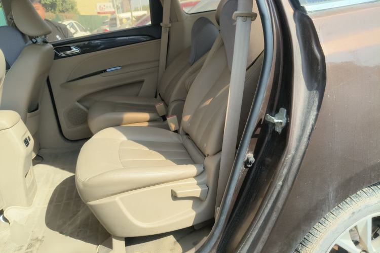Used Baojun 730 2016 1.5L Manual Comfort Version 7 Seats China V Emission Standard Left Rear Seat