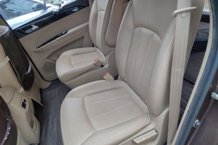 Used Baojun 730 2016 1.5L Manual Comfort Version 7 Seats China V Emission Standard Left Rear Seat