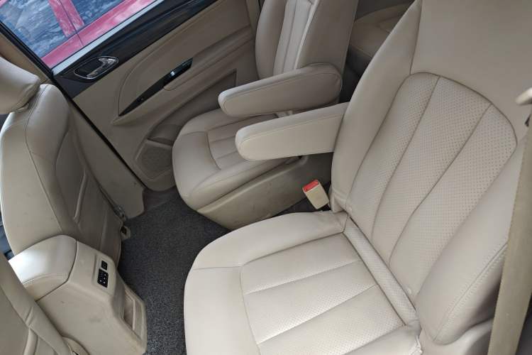 Used Baojun 730 2016 1.5L Manual Luxury Edition 7 Seats Left Rear Seat