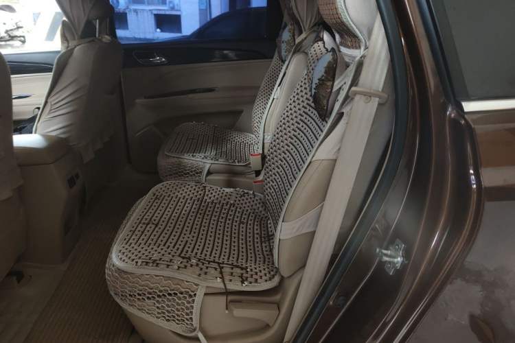 Used Baojun 730 2016 1.5L Manual Comfort Version 7 Seats China V Emission Standard Left Rear Seat