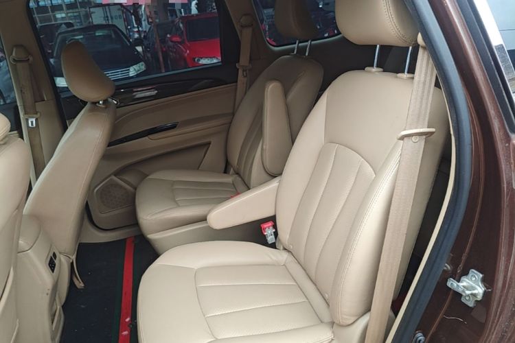 Used Baojun 730 2016 1.8L iAMT Luxury Model 7 Seats Left Rear Seat